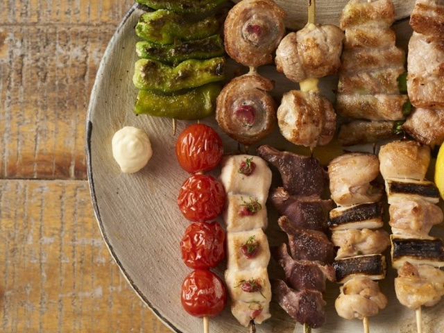 盡享甲州葡萄酒牛肉和甲州土雞等當地產食材 