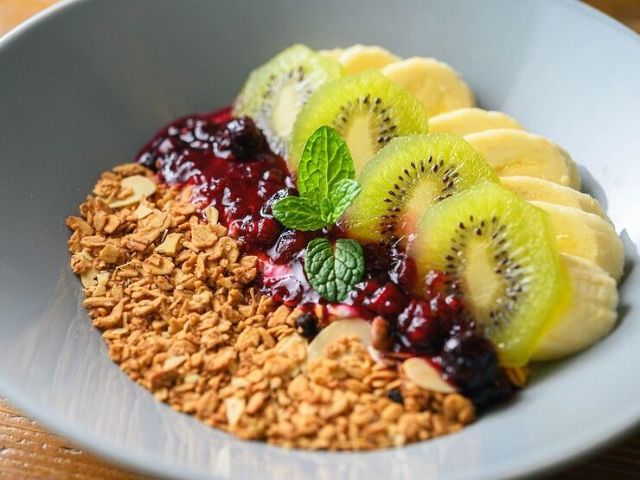 從早到晚都能享用豐富料理和酒水的用餐場所。