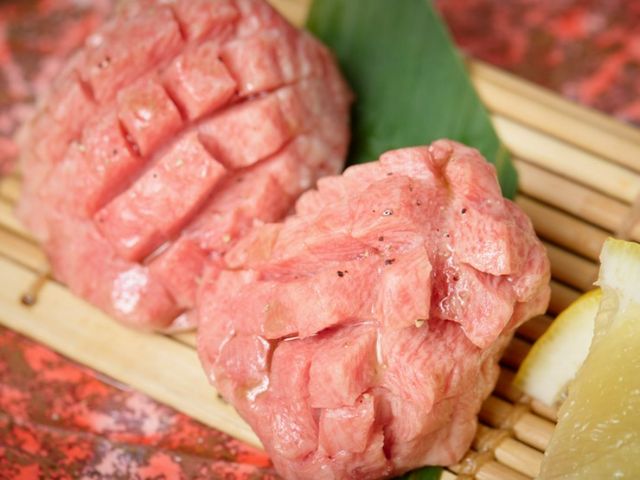 Enjoy Kuroge Wagyu from various prefectures of Kyushu in a modern casual setting