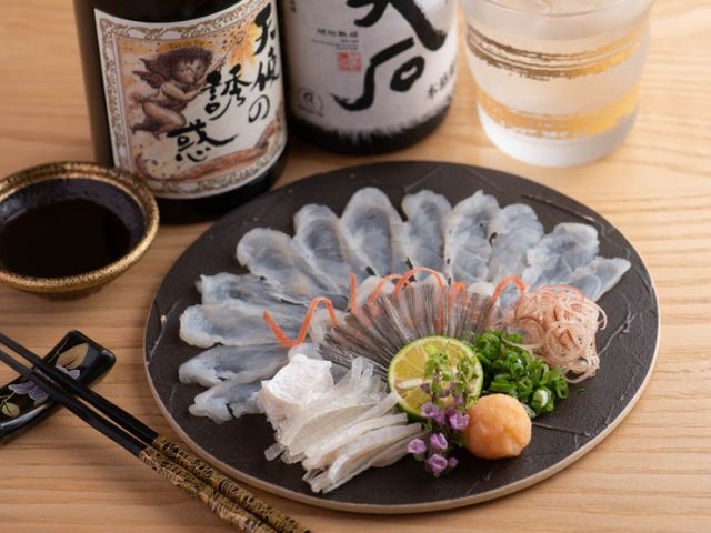 Cheers with authentic Japanese cuisine using plenty of seasonal flavors and sake