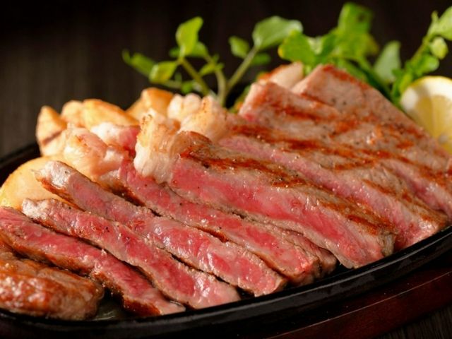 A hidden izakaya (Japanese tavern) boasting an all-you-can-drink menu with 400 varieties