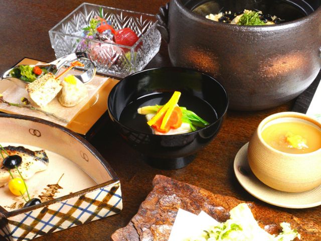 A completely reservation-only style for one group only. Proposing encounters with genuine luxury.