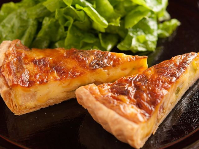 웃는 셰프가 맞이하는 아늑한 공간에서 맛보는 프랑스 요리