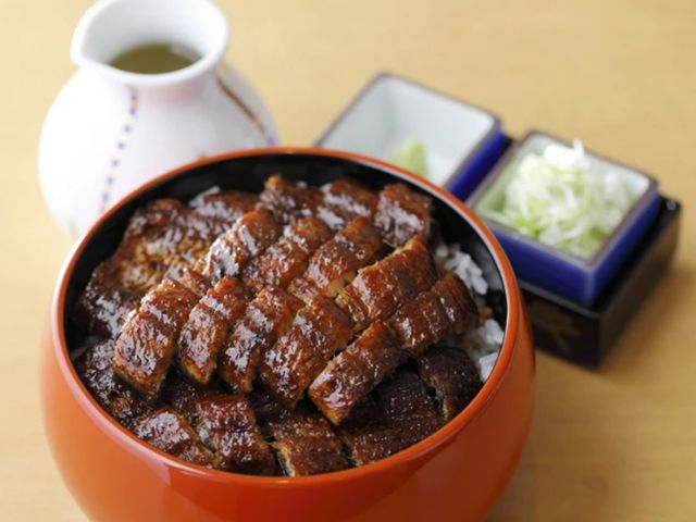 Enjoy grilled eel cooked over indirect charcoal heat at a Hitsumabushi specialty restaurant