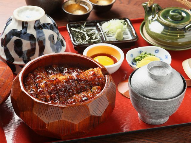 用奉納至伊勢神宮外宮的三河一色產活鰻來養精蓄銳