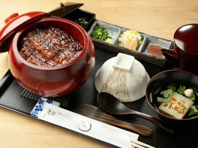 除了經典菜單外，還有適合搭配葡萄酒的創新菜單，別具一格