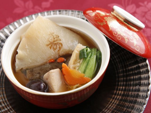 Savor refined Chugoku Cantonese cuisine in the 'Gastronomic Paradise'