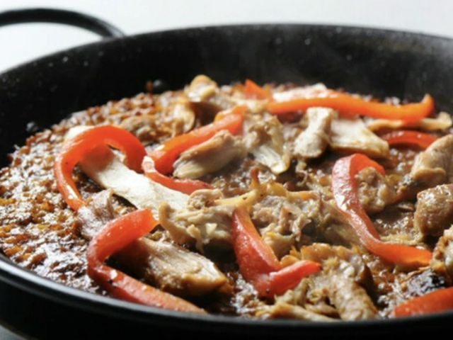 鎌倉素材也能活用,正宗傳統的精緻且強勁的西班牙料理