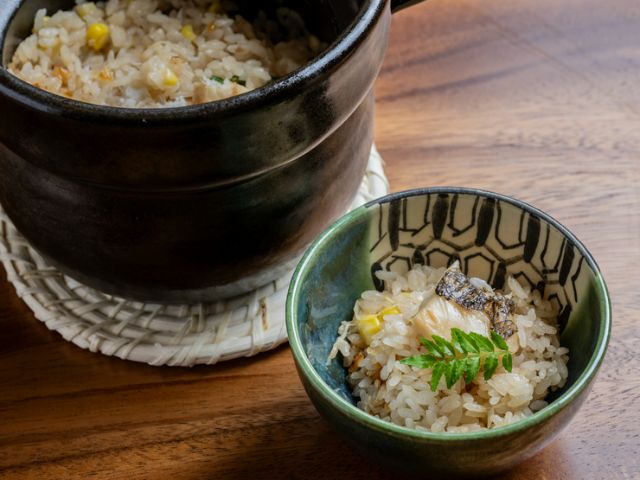 在能放鬆的空間中享用使用當季最佳食材製作的創意料理