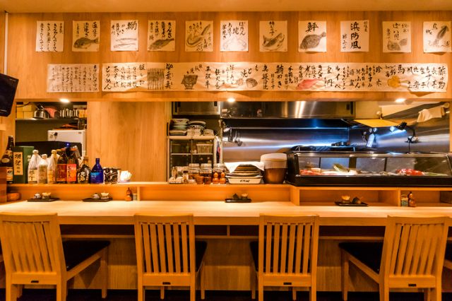 發揮食材原味的熟練技藝。可以品嚐到正宗板前料理的日本料理店