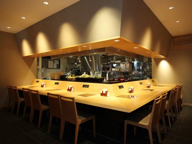 If you want to eat Agu pork, try it with shabu-shabu (boiled meat slices)! A shabu-shabu (boiled meat slices) restaurant in Okinawa