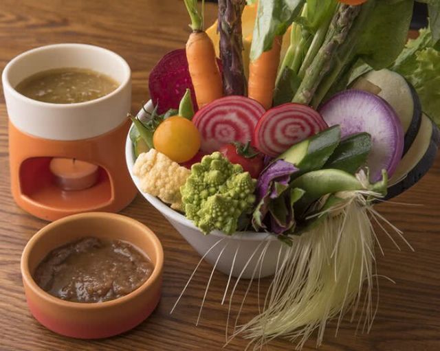 4. 美味蔬菜Café LONGING HOUSE 神宮前・原宿