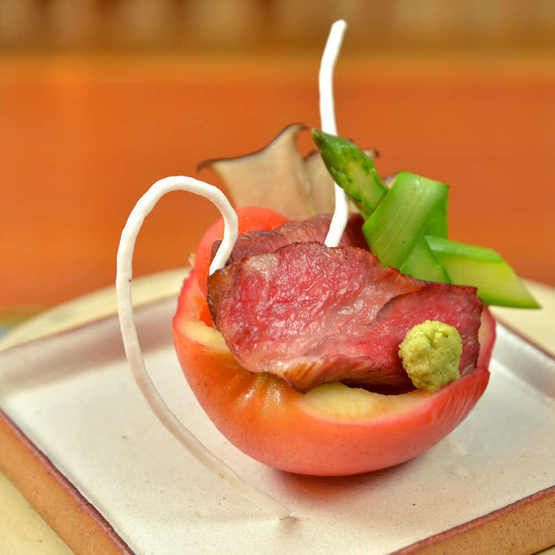 Delicate Japanese cuisine in a high-quality space designed by a world-renowned architect