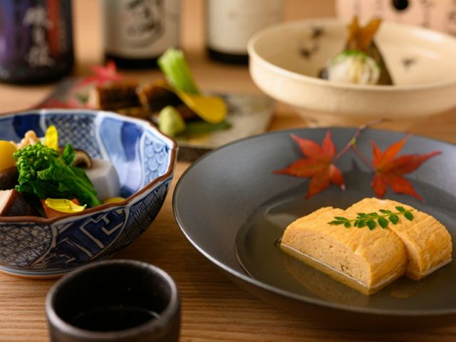 최고의 도나베 밥과 희귀한 술을 즐길 수 있는 본격 일식 요리점