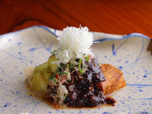 以產地直送的當季食材為中心,呈現觸動五感的日本料理