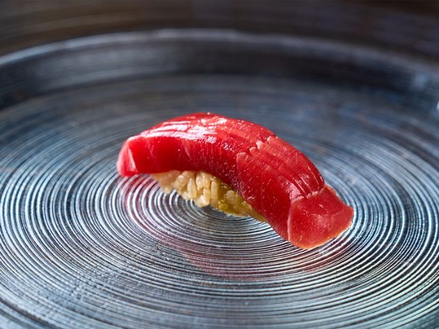 The bliss of enjoying freshly made sushi at the counter. Recommended sushi restaurants in Tokyo