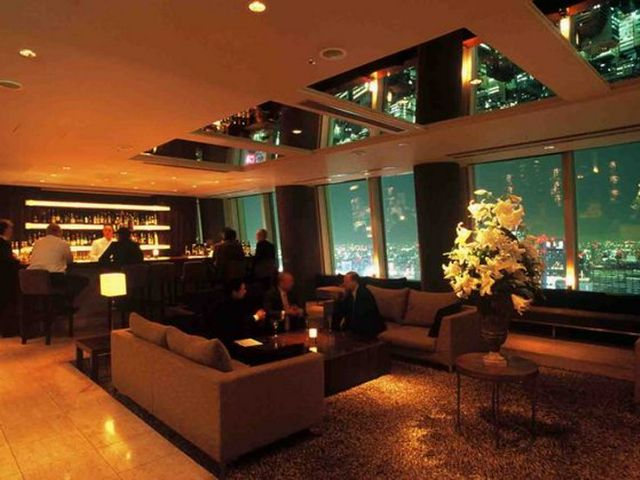 在地上180米的高品質成人空間中,度過難忘的特別時光