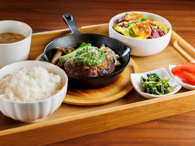 通过和风风味的各种西餐传播京都当地美食的咖啡餐厅