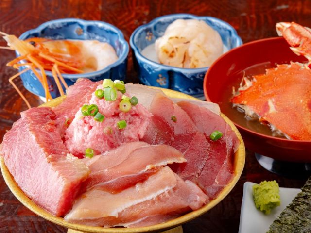 在北海道餐廳吃丼飯 體驗日本料理｜北海道