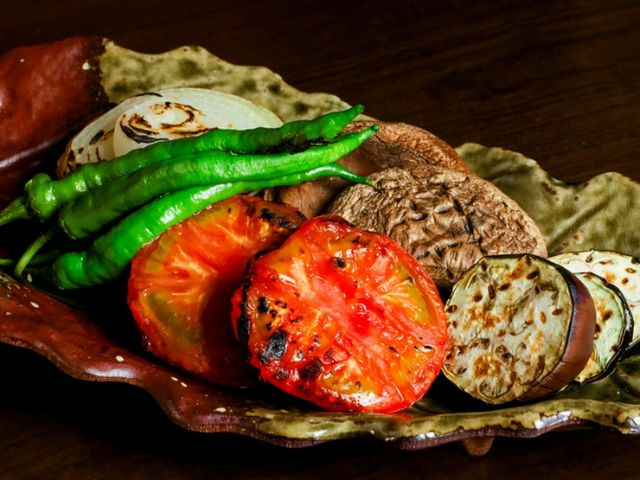 A hidden izakaya boasting fresh Kyoto vegetables and seafood
