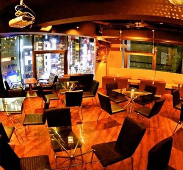 3. HIKARI cafe & dining Shinjuku East Gate
