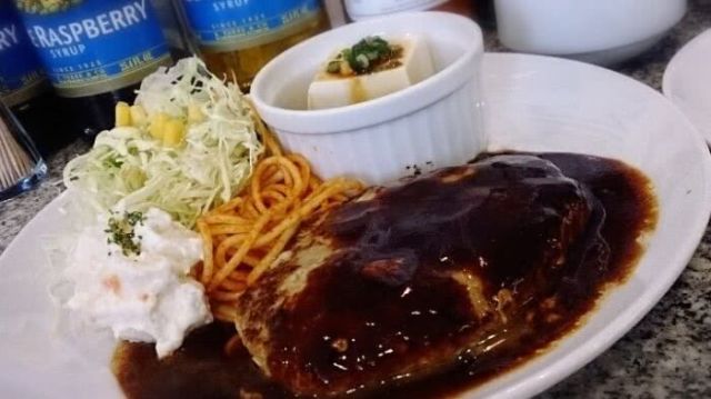 6. Yotsubashi Cafe