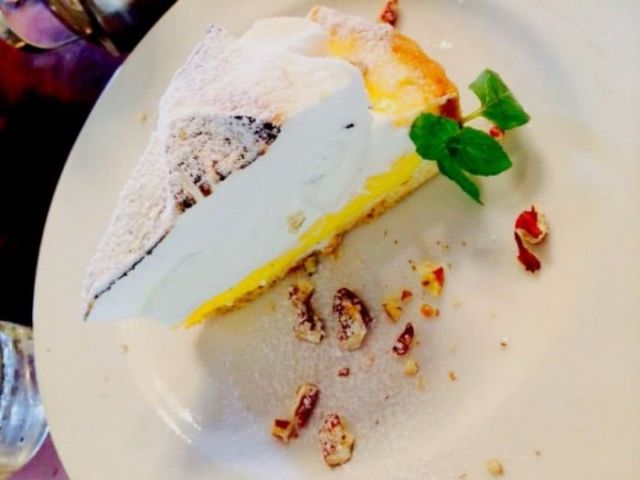 7. TODAY'S SPECIAL KITCHEN