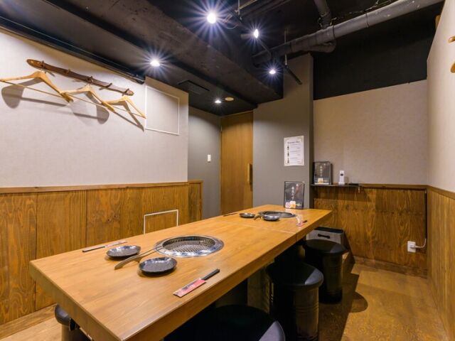 赤身烤肉专家 牛恋 新宿店 floor