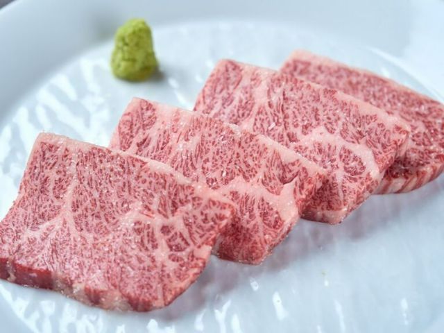 2.  黑毛和牛烤肉 SHIROKAKURO