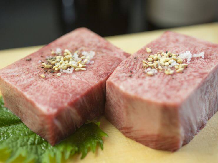 对于肉食爱好者!推荐在名护和那霸提供烤肉和牛排的餐厅
