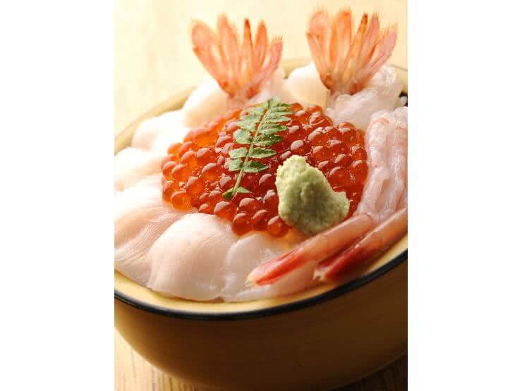 美味又好吃!在小樽必吃的海鲜丼