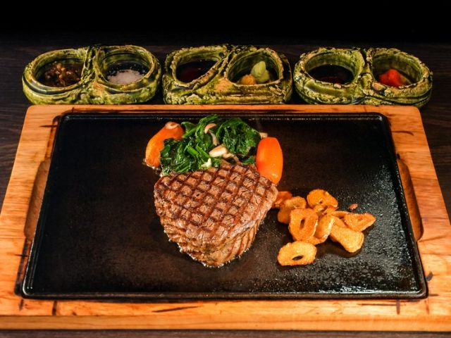 6. 备长炭牛排炉sakai