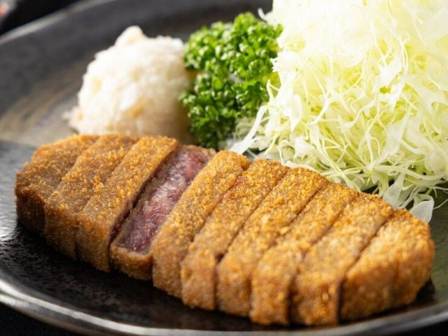 4. 炸牛排専门店 甲州家