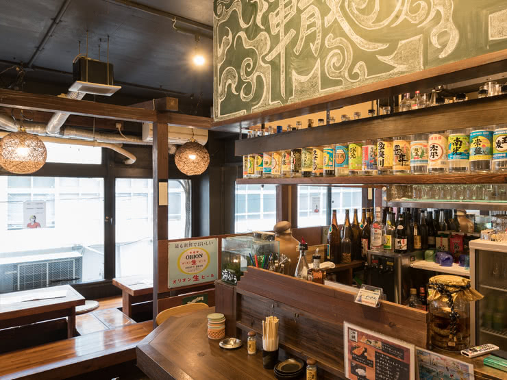 那霸冲绳15家受欢迎的餐厅,享受美味的地方菜