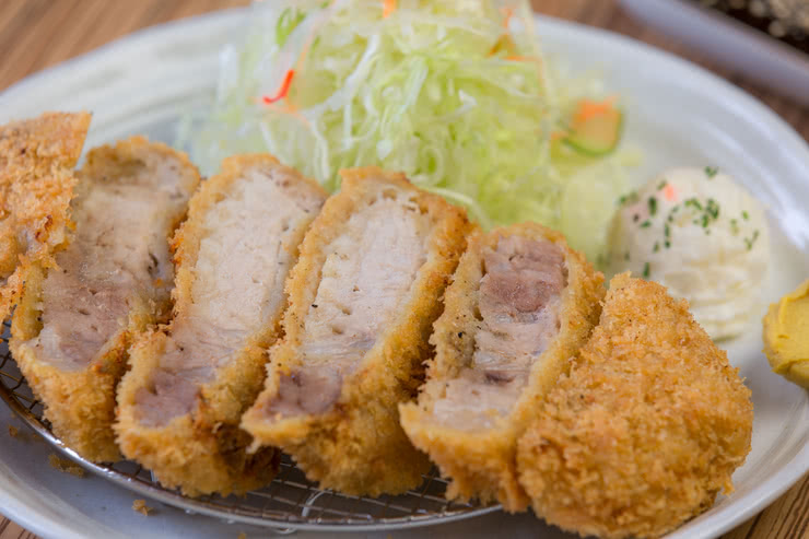 那霸 冲绳15家受欢迎的餐厅,品尝美味的地方菜