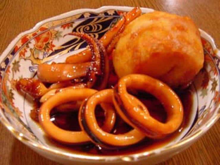 在鱿鱼之都函馆提供美味新鲜捕获鱿鱼的餐厅