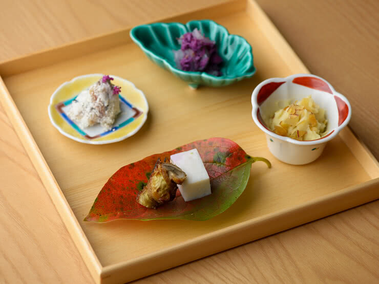 享受金泽蟹和加贺料理