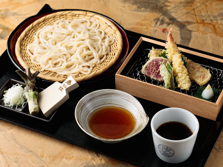 5. 在 Hanon 吃午饭(乌冬面、荞麦面)