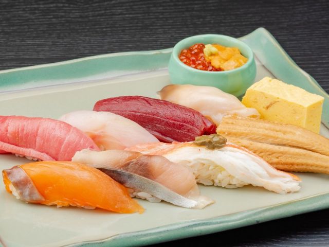 1. 寿司 Nayuta