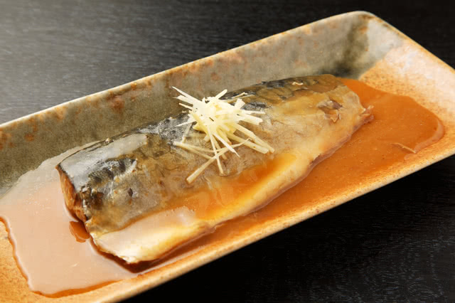 味噌炖青花鱼