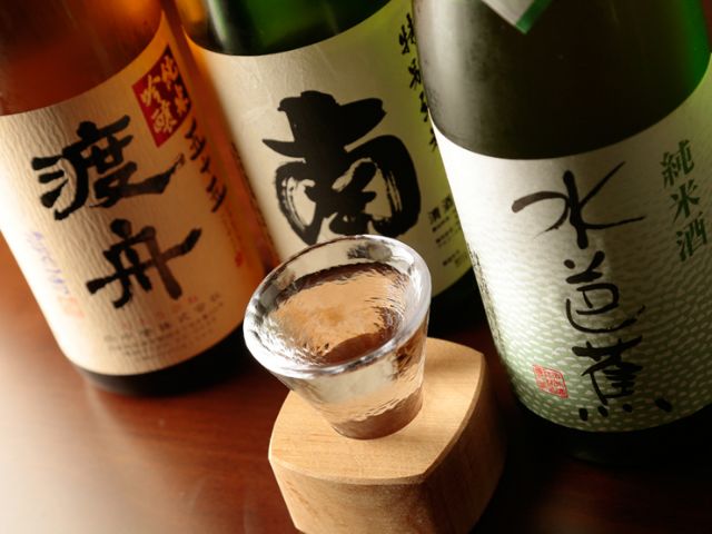 10 海鲜料理 Restaurant with Sake very accessible from the Yamanote Line