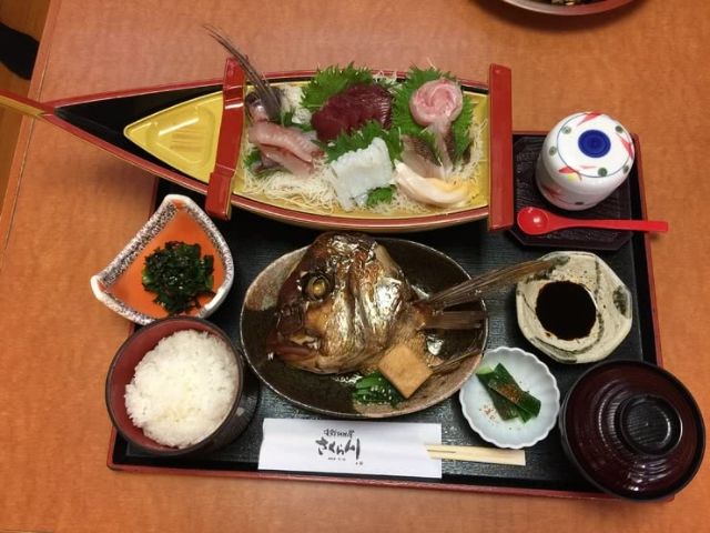 6. Sashimi teishoku and Nodoguromeshi Sakuragawa (Matsue / 日本料理 Cuisine)