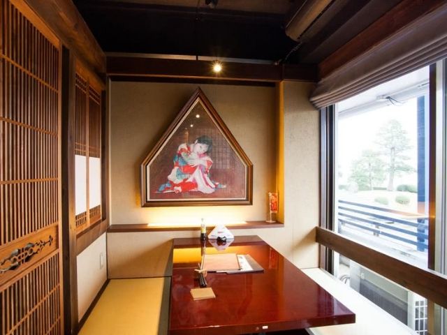 10家餐厅位于出云机场30分钟车程内,享受松江岛根的当地美食
