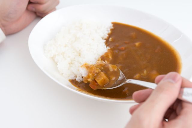 2. Eating separately or mixing together?