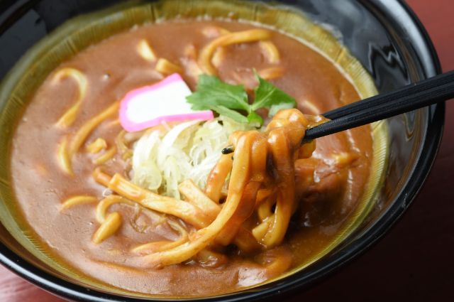 Curry udon noodles