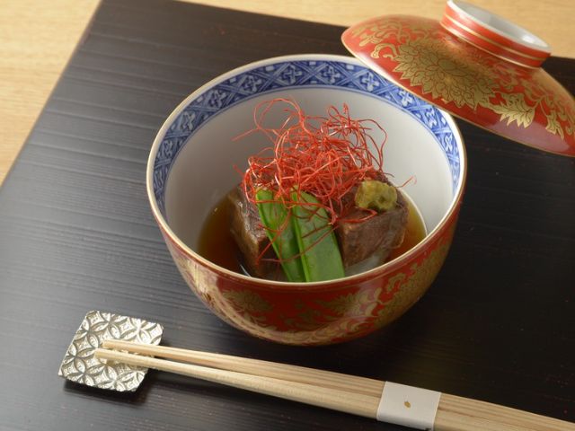 Beautiful cuisine! A hideaway in an elegant downtown area.