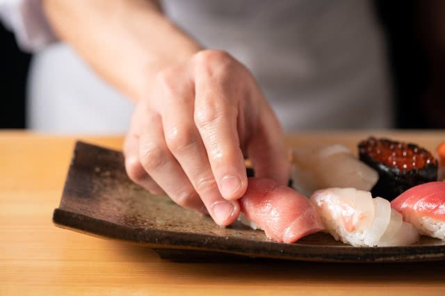 终极寿司指南！了解历史、术语与礼仪，尽享日本最著名美食！