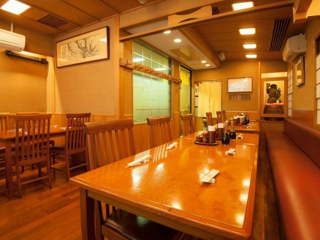 从一个迷人的各类西洋料理餐厅继承的原始“炸肉排”和“舌头炖菜”。