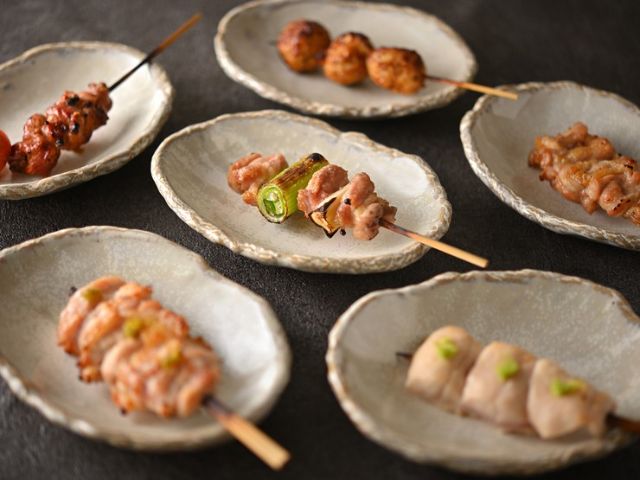 One skewer of your choice or omakase course. You can choose your style of yakitori and enjoy it at your leisure.