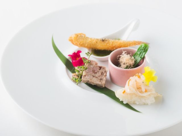 一种只能在这里体验到的“新日本料理”。一个融合四季味道的美食世界。